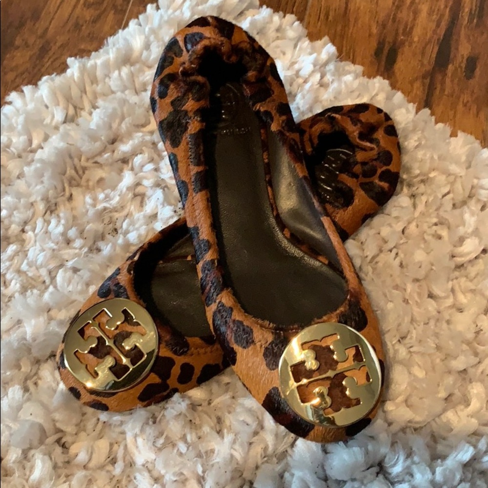 Tory Burch Reva Leopard Haircalf - Picture 8 of 8